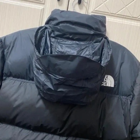 The North Face Black Puffer Jacket - Picture 2 of 6